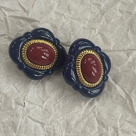 Vintage Mid Century Style Earrings. - Picture 2 of 3